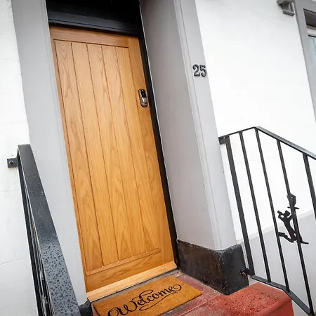 Penzion Kings Arms - Luxury Double - Freestanding Bath - Self Check In