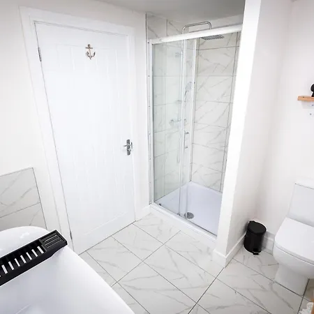 Penzion Kings Arms - Luxury Double - Freestanding Bath - Self Check In Whitehaven