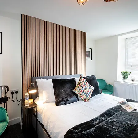 Penzion Kings Arms - Luxury Double - Freestanding Bath - Self Check In